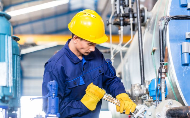 tecnico-progetta-impianto